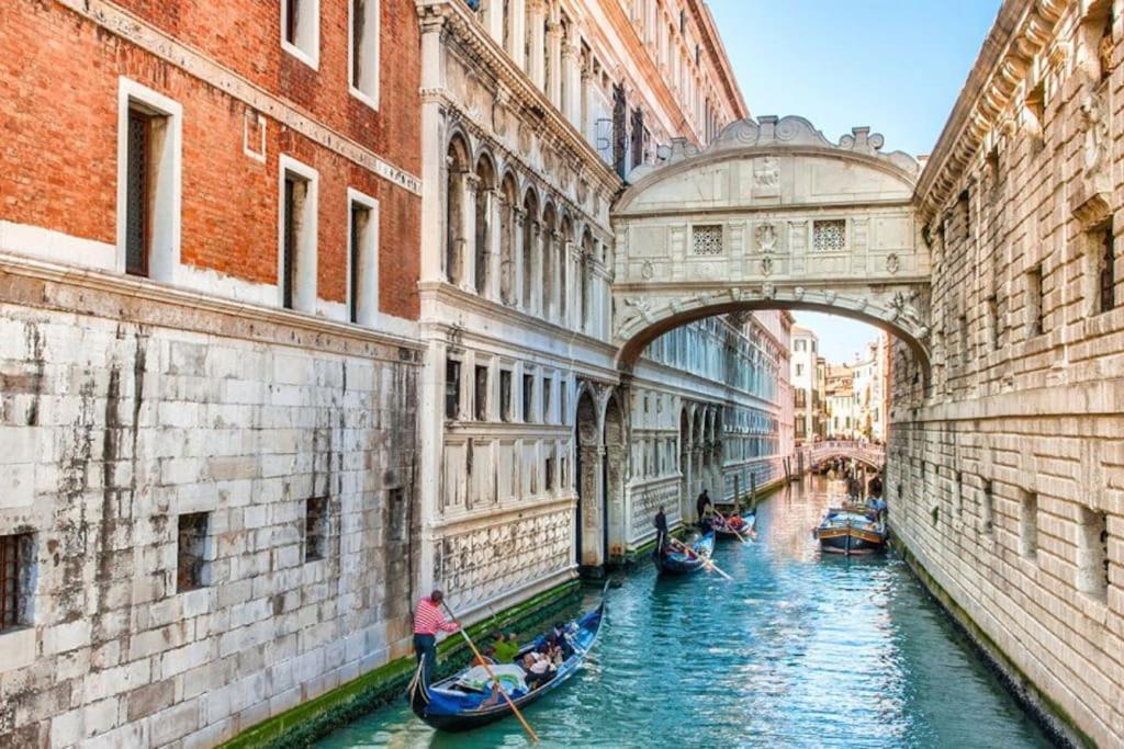 Art & Culture Biennale - Sweet Venedig